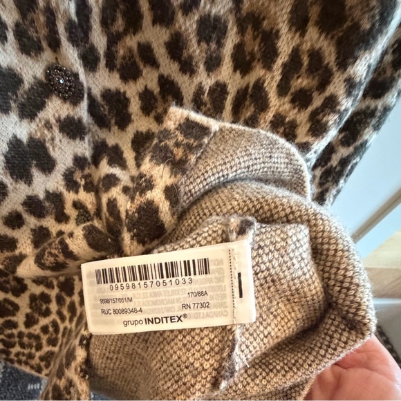 Zara Jacqaurd knit animal print with jeweled neckline and buttons - NWOT - Picture 4 of 5